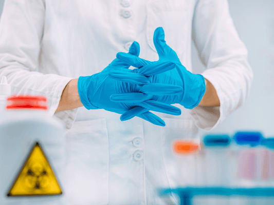 Diferenças Entre Luvas de Proteção Térmica, Química e Mecânica